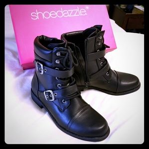 Black combat style boots. Size 7.5.